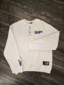 LA Dodgers sweater (L) brand new 