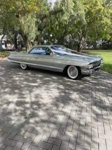 Wedding car Cadillac 