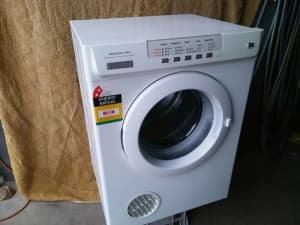 REFURBISHED 5kg Electrolux Sensor Dryer dryer - IN HORSHAM