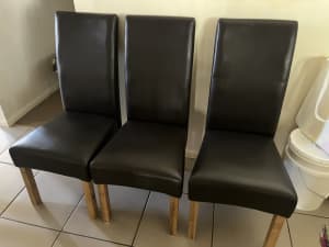 6 dining chairs for sell 