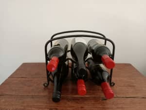 6 bottle Wrought iron wine rack