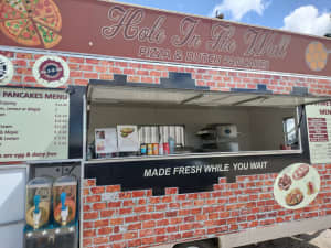 Large Pizza and Dutch pancake van in great condition with site