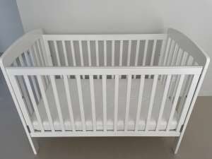 Baby cot , mattress, mattress protector
$300

all new condition ( no t
