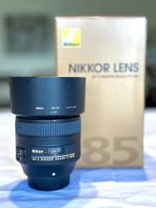 Nikon AF-S NIKKOR 85mm f1.8G Lens
