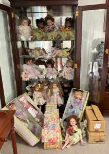 Dolls and teddies collectables