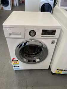 LG 7.5 kgs Front loader washing machine.