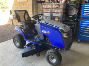 Victa NXT 42 inch 19.5hp 320 hours