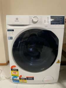 Eletrolux washer dryer combo 7.5kg/4.5kg (EWW7524ADWA)