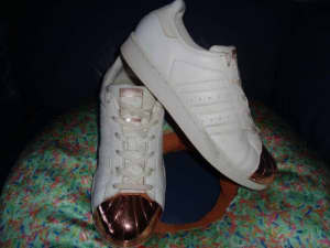 ADIDAS SUPERSTAR METAL TOE WOMENS SNEAKERS US 7 GREAT COND.