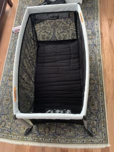 Phil and Ted’s travel cot
