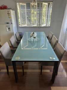 6 seater dining table and chairs