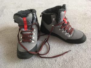 Kids US size6 apres-ski boots