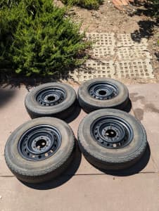 Toyota Hiace rims and tyres