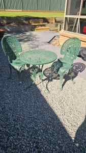 Outdoor Table/Chairs