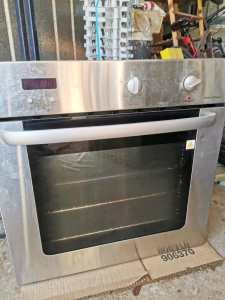 FISHER&PAYKEL oven in good working order 