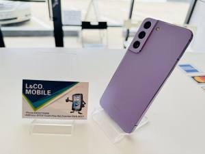 Samsung Galaxy s22 5G 128gb purple unlocked As new condition