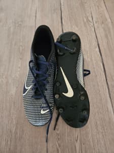 Nike footy boots US 7.5