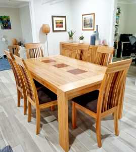 Stylish wood dinning room table with 6 chairs set