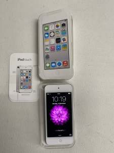 iPod Touch Complete Set