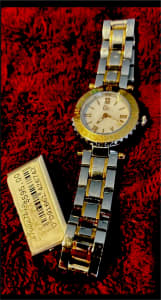 GUESS Watch .Women Authentic . Brand new )