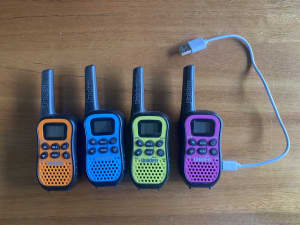 Uniden walkie talkies x 4