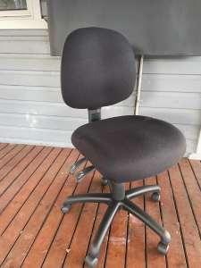 Gregorys inca small seat office chair new $100