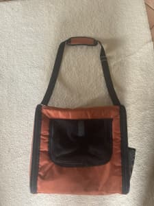 Pet carrier bag. As new. Suit cat/small dog. Size 38 x 27 x 38h (cm)