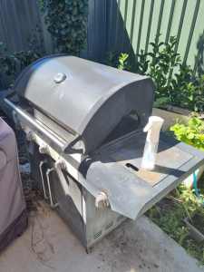 4 Burner BBQ, Make me an Offer, comes with gas. 