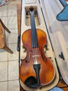 Full size French violin