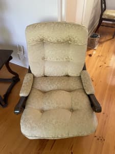 Retro lounge suite in great condition
