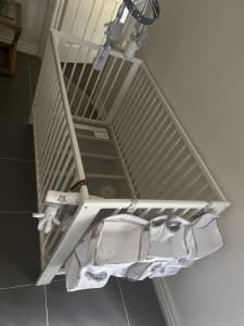 Baby Cot. White color 