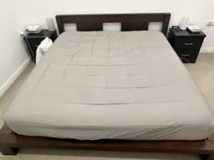 Solid timber king size bed, 85% new!