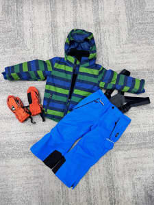 Kids Snow Jacket, pants and gloves