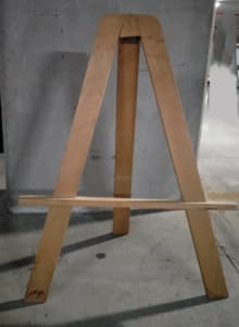 Wooden chunky easel 86cm tall