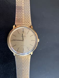 Omega De Ville 18ct Vintage Gold watch - wind up mechanism not working