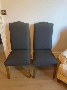 2x Emma and Oliver Fine Dining Chairs