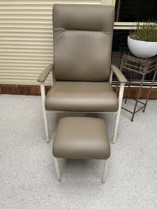 Bariatric day chair 
