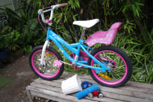 Kids bike with accessories