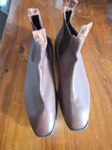 Rm williams kangaroo boots never worn