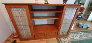 Very good condition and strong cabinets only $5