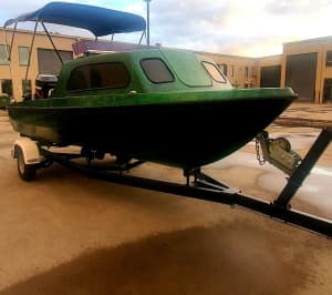 2004 Half Cabin Boat with 115 hp Mercury Outboard