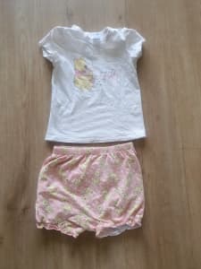 Size 2 winnie the pooh girls pyjamas 
