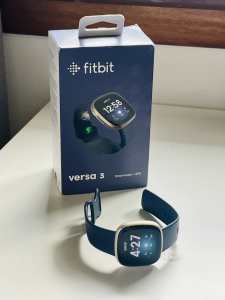 Fitbit versa 3 like new
