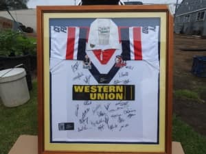 2002 SYDNEY ROOSTERS PREMIERS SIGNED FRAMED JERSEY