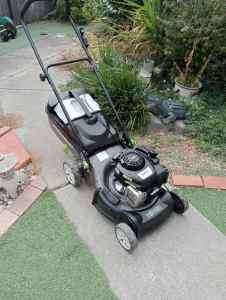 Briggs and Stratton lawnmower 