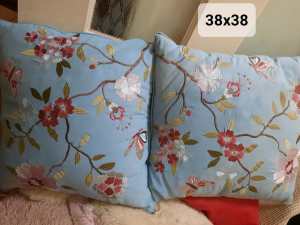 Set of Floral Pattern Cushions (price is for 1)