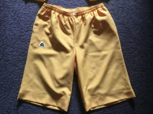 Gold/Yellow lawn bowls shorts and 3/4 pants ladies size 16