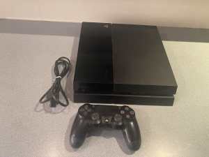 PlayStation 4 with controller (great working order ) Negotiable!