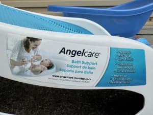 Baby bath package with Angelcare bath seat and Oricom thermometer