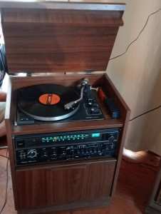 Technics SS 2900D vintage record player and 4 speakers 